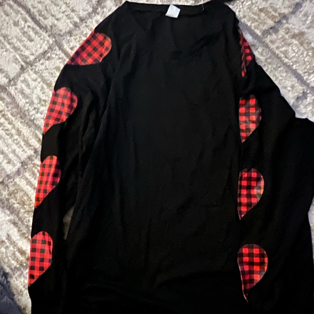 Brand new cute shirt with hearts